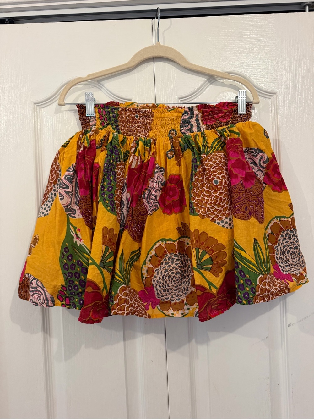 Anthropologie Let Me Be Printed Mini Skirt XS golden yellow floral pineapple